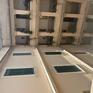Natale Del Grande Stylish Apartment Rome